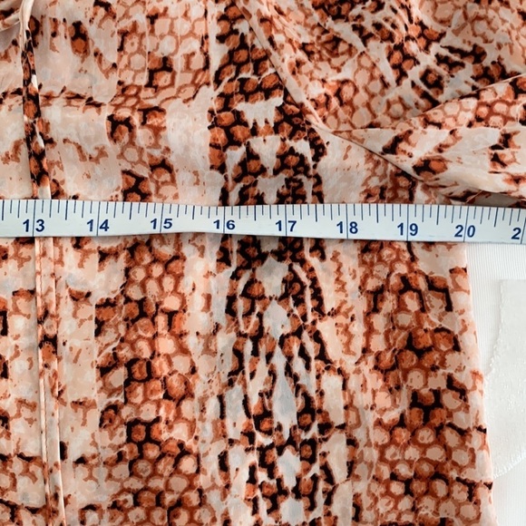 Dana Buchanan Orange/Cream Animal Print Flouncy Blouse. Size Medium. - Picture 12 of 13